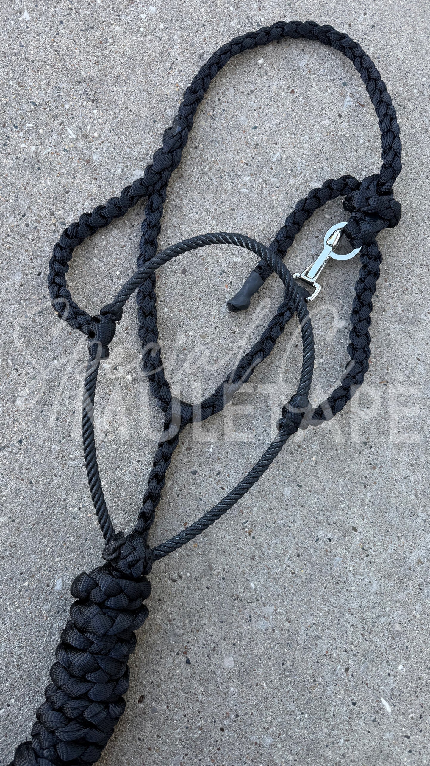 Black Lariat w/ Throatlatch Clip
